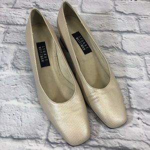 Vintage Stuart Weitzman leather Creme block heel shoes Size 8.5 Narrow fit